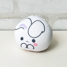画像をギャラリービューアに読み込む, 【先行販売】初兎 活動6周年記念 ビーズクッションキーホルダー